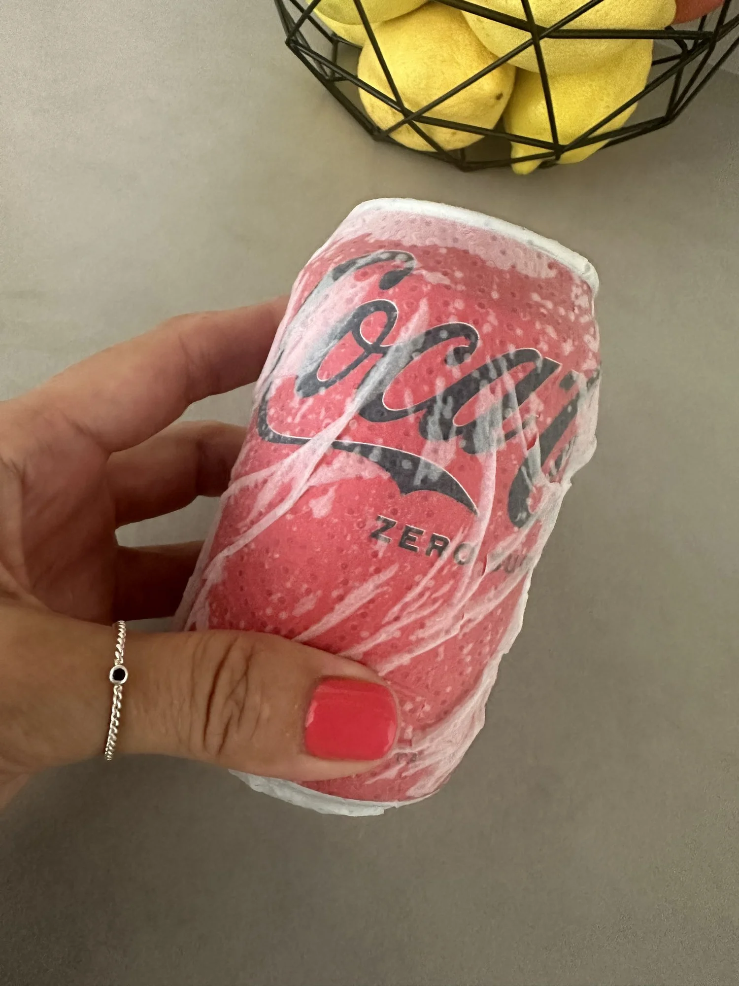 lata, coca cola, lata de coca cola